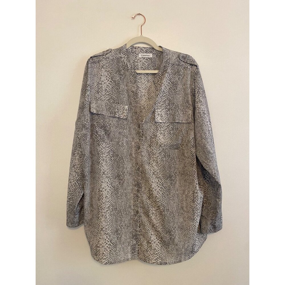 Calvin Klein Women’s Snakeskin Print Lightweight Button-Up Blouse Best for 1X